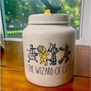 Brand New with tags Ray Dunn Wizard Of Oz Cookie Jar